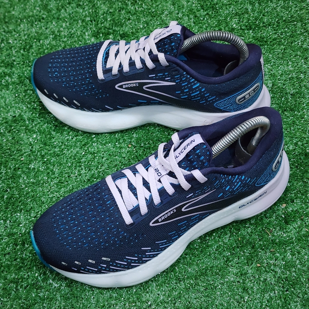 Brooks Women's Athletic Shoes - Navy and Light Blue